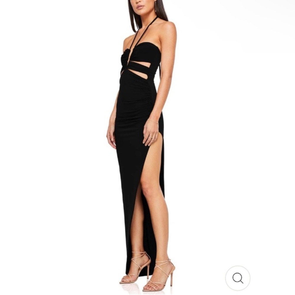 Nookie x Revolve maxi dress XS
Stretch material
Cut outs
Tie several ways